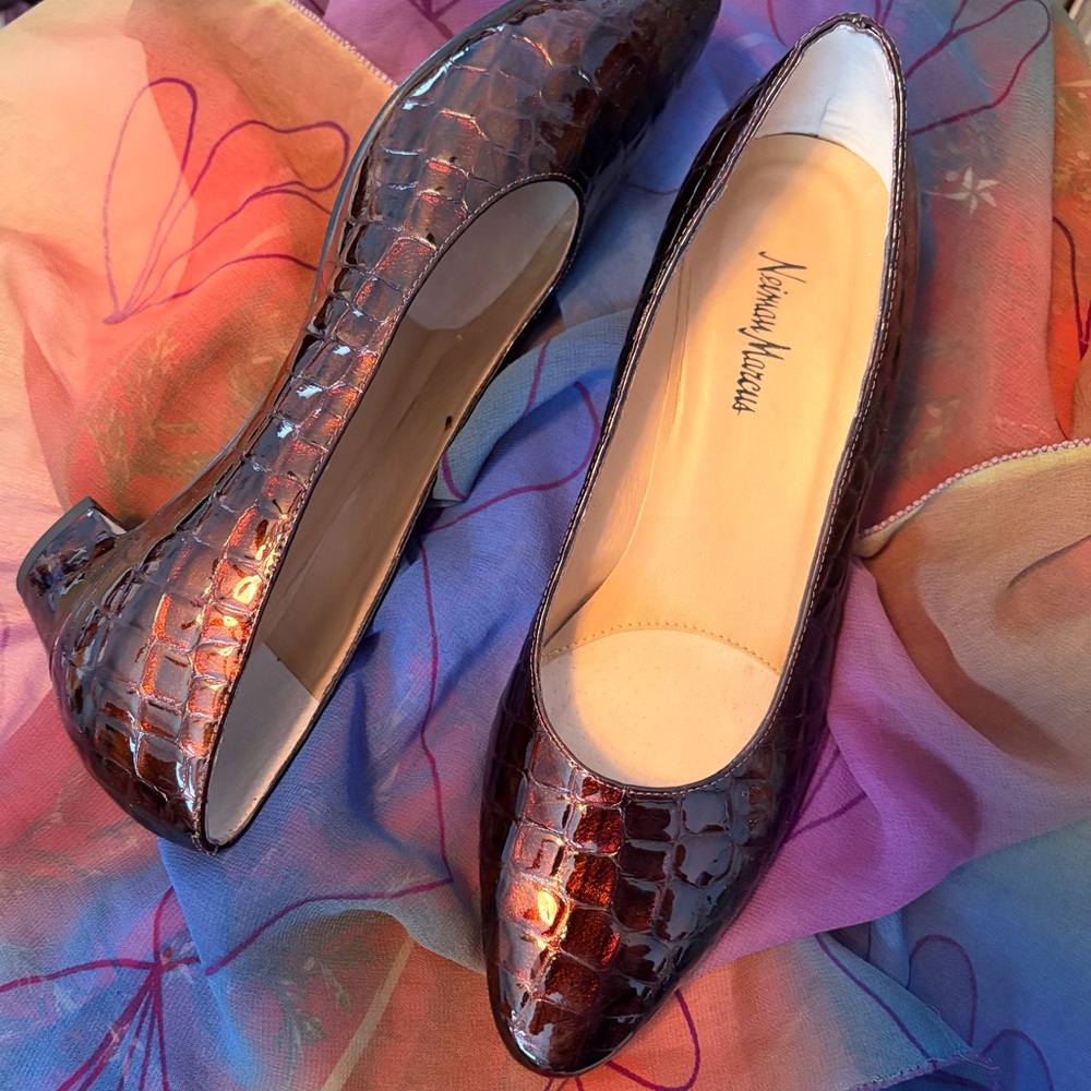 Neiman Marcus Deep Burgundy Croc-Embossed Blockish Heals
